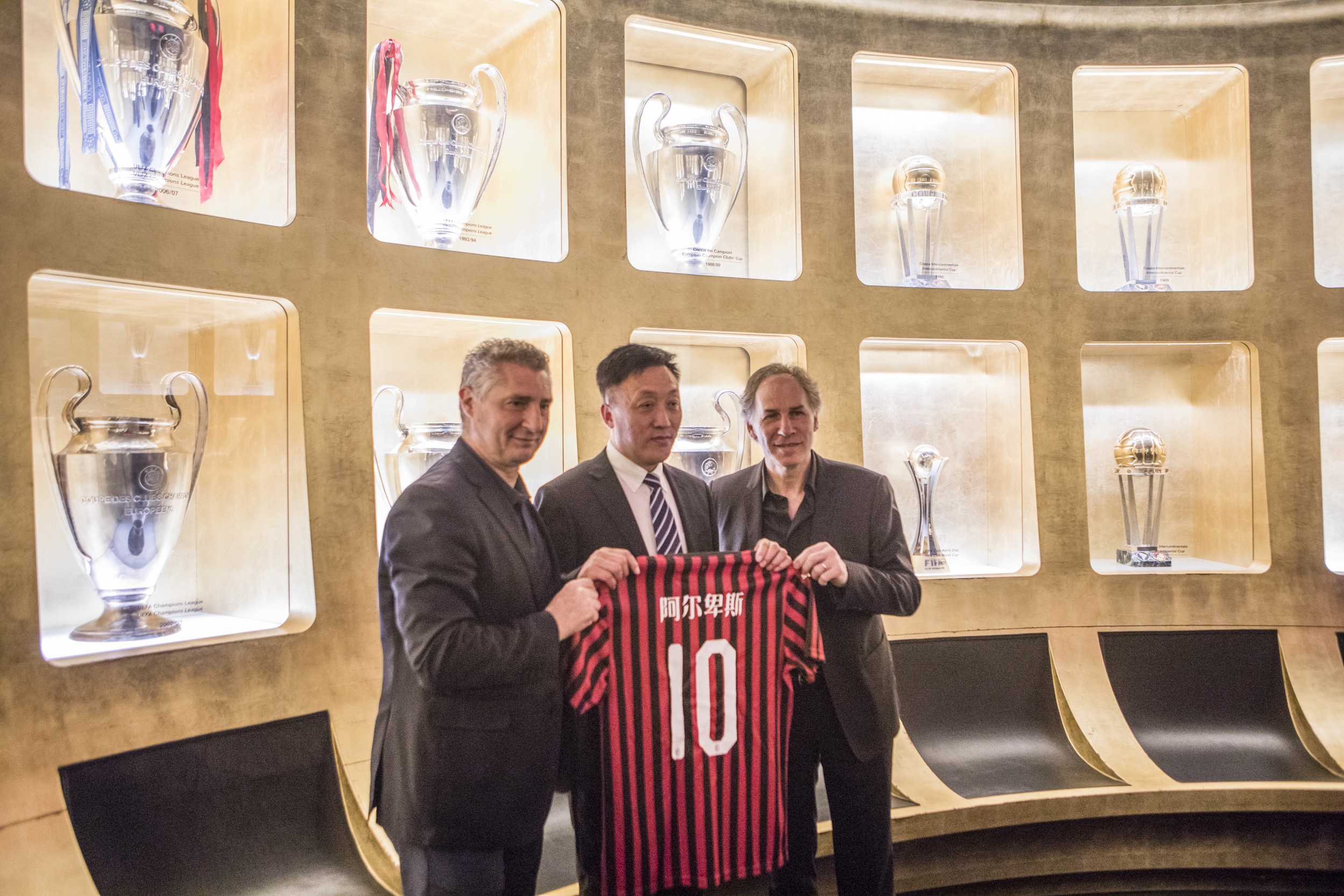 恩里克：说我们抽到了弱旅实际上都是硬骨头，真想操纵下抽签