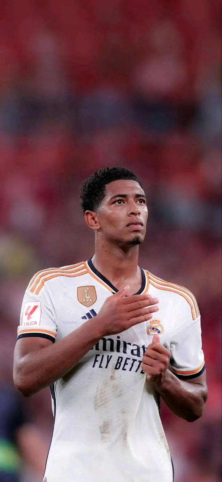 用冠军告别！雷速海报：布斯克茨&阿尔巴完成最后一舞，正式退役