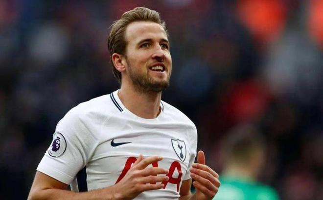 曼联英超14轮1-1战平西汉姆联，近5轮仅胜1场，阿莫林执教遇质疑，防守问题突出。