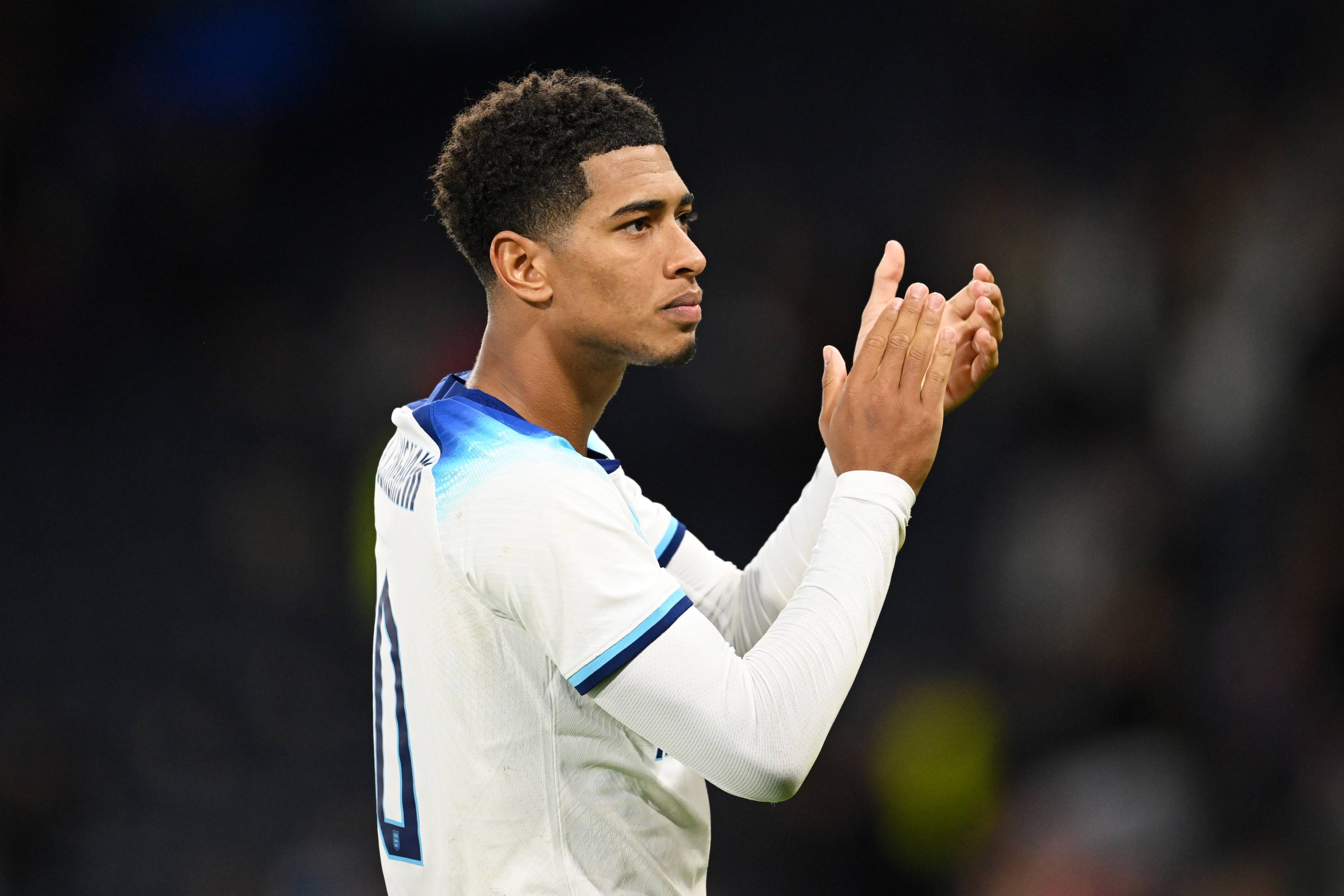 高颜值一家人！排球世界冠军晒全家福，两儿一女粉雕玉琢漂亮可爱