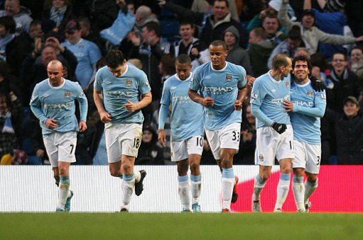 穆勒与梅西交手记录：穆勒正式比赛7胜1负，周末将...